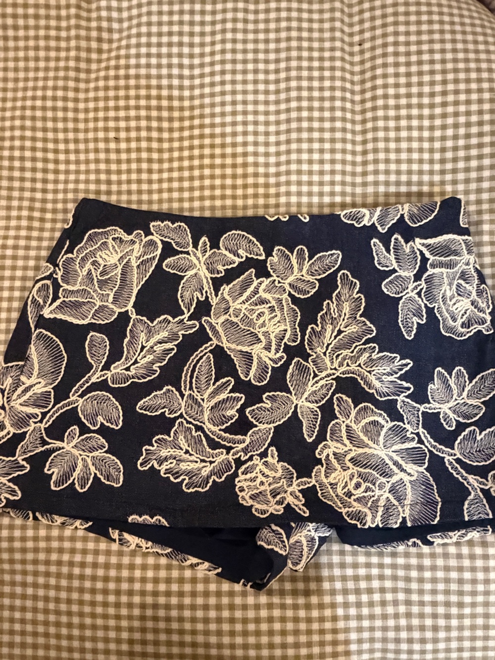 Jeans Subcategory Identification - Picture 2 of 3